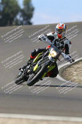 media/Sep-21-2025-TrackDaz (Sun) [[277c75b276]]/B Group/1220pm (Turn 2)/